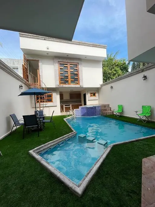 Casa Con Alberca En Excelente Ubicacion, Para Grupos Grandes De Personas Villa Mazatlan