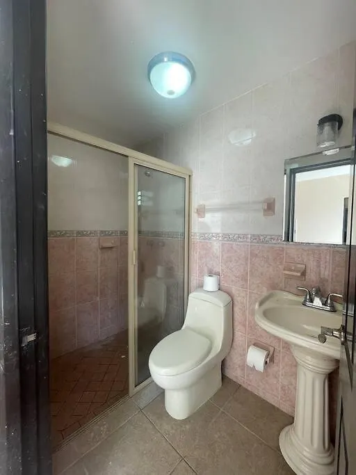 Casa Con Alberca En Excelente Ubicacion, Para Grupos Grandes De Personas Villa Mazatlan