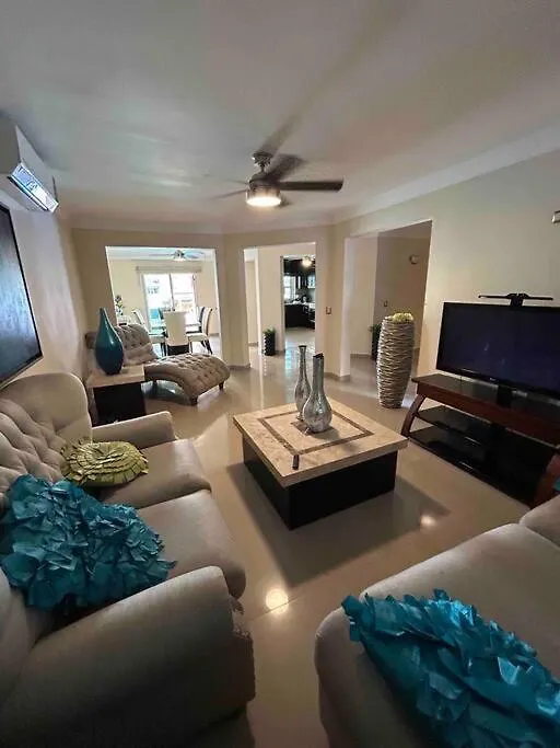 Casa Con Alberca En Excelente Ubicacion, Para Grupos Grandes De Personas Villa Mazatlan 0*,  Mexico