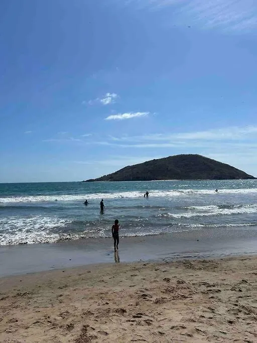 Casa Con Alberca En Excelente Ubicacion, Para Grupos Grandes De Personas Villa Mazatlan