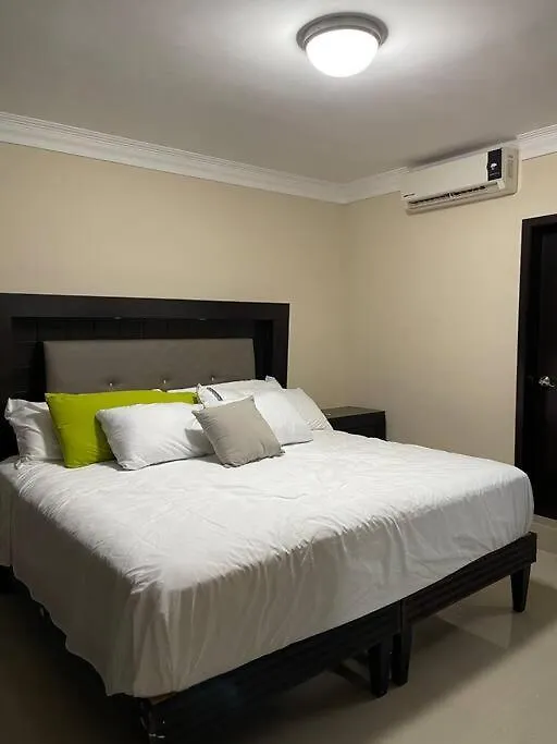 Casa Con Alberca En Excelente Ubicacion, Para Grupos Grandes De Personas Villa Mazatlan