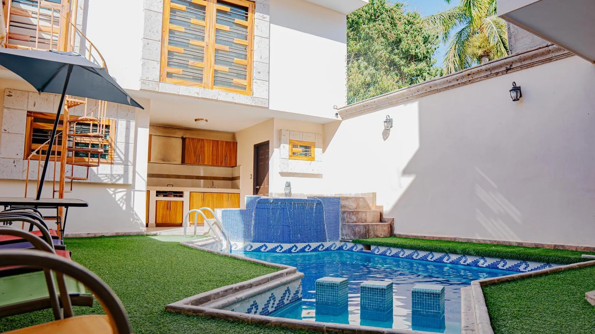 Casa Con Alberca En Excelente Ubicacion, Para Grupos Grandes De Personas Villa Mazatlan